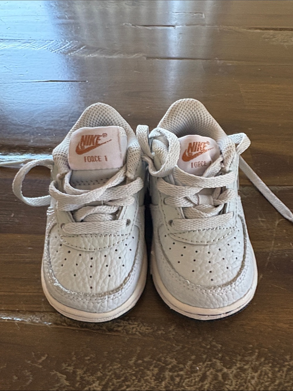 Nike Kids Light blue & Rose Gold Air Force 1 Low Sneakers size 3C - Picture 2 of 5